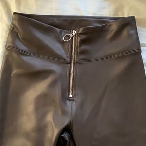 Leather leggings (faux)